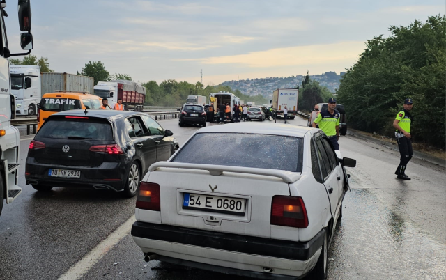 Sakarya'da Zincirleme Kaza: 10 Yaralı
