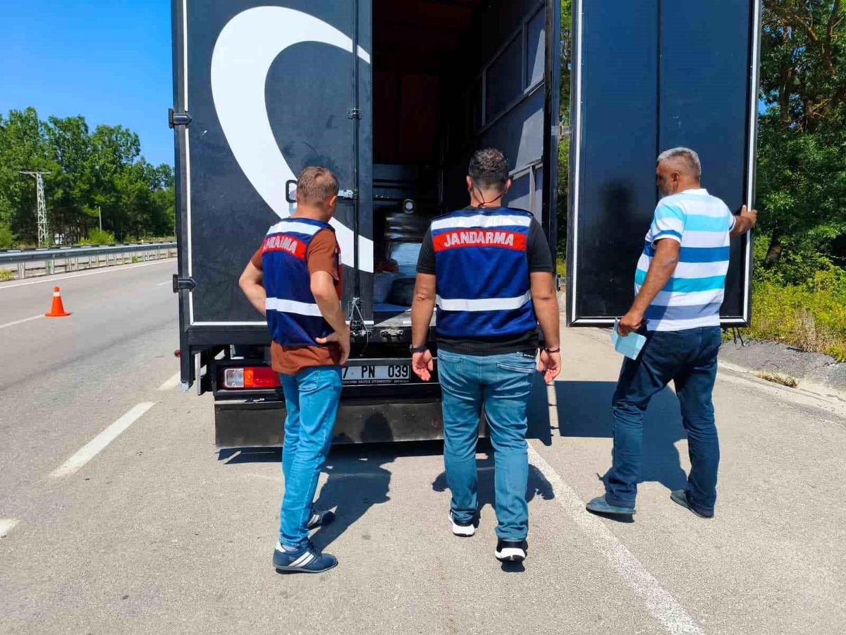 Sinop\'ta Göç Denetimi: 78 Araç ve 1173 Kişi Sorgulandı