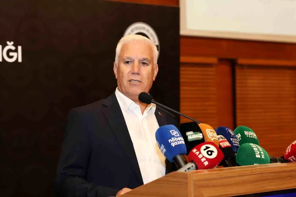 Bursa Büyükşehir Belediye Başkanı Bozbey\'den Yangın Kahramanlarına Teşekkür