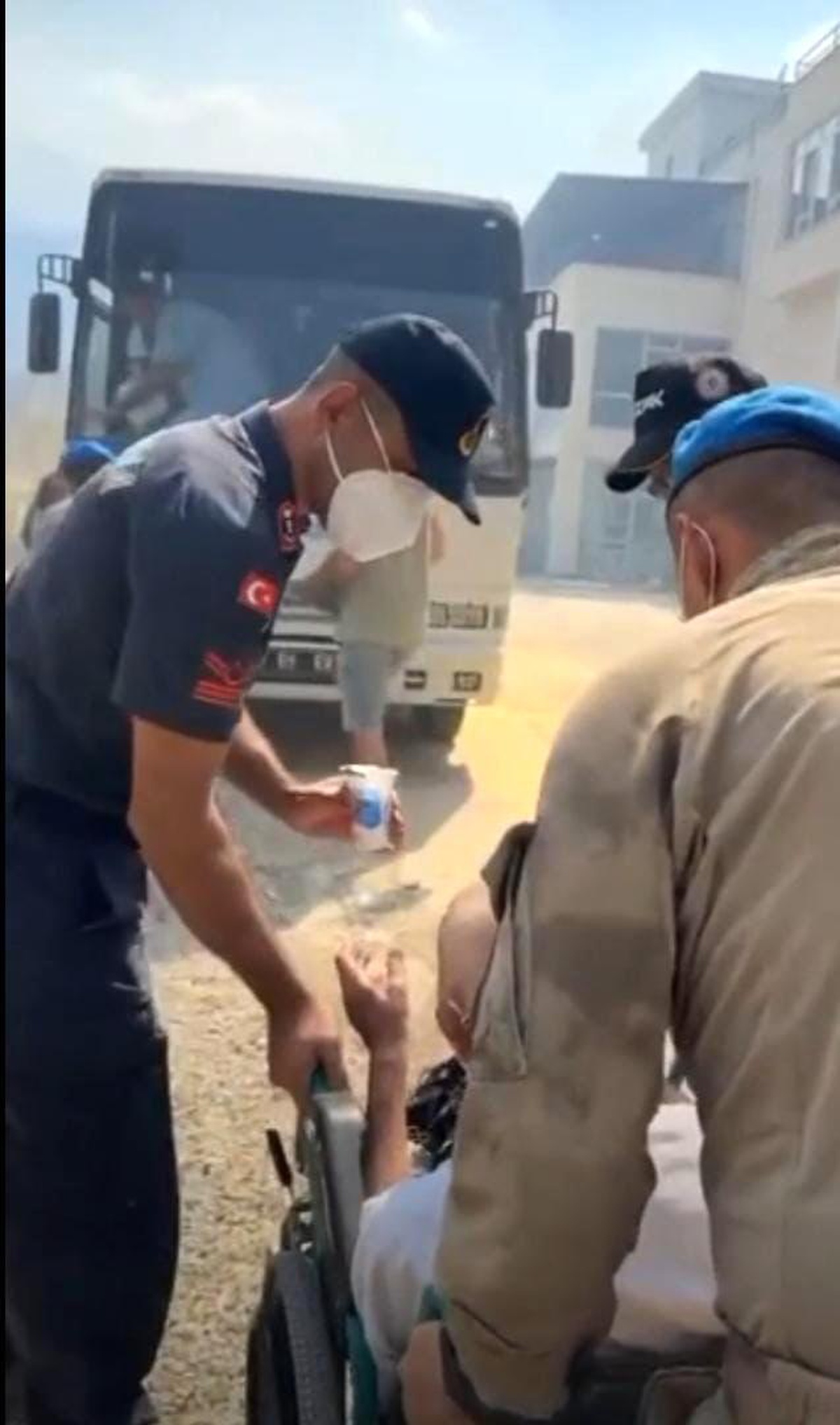 Çanakkale\'de Orman Yangını: Tahliyeler Devam Ediyor