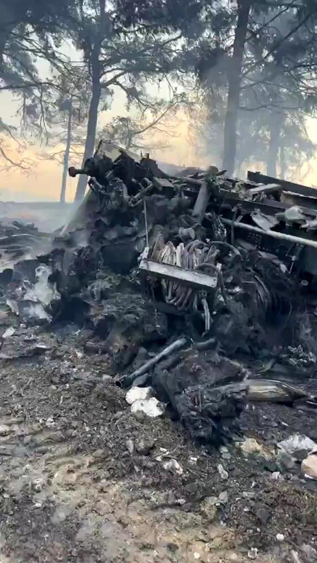 Çanakkale\'de Yangında İtfaiye Ekibi Alevlerin Arasında Kaldı