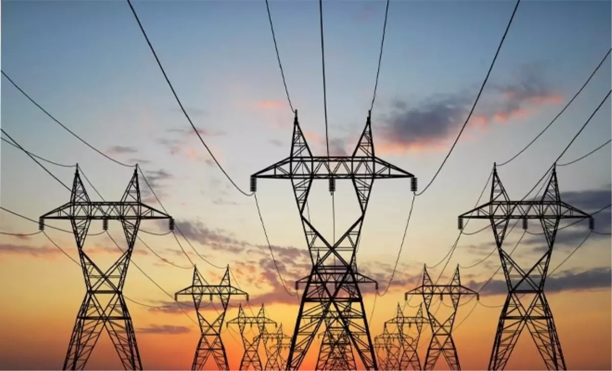 KKTC\'de Trafo Patladı, Elektrik Kesildi