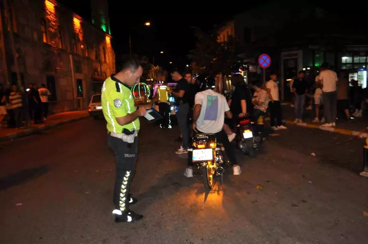 Yalvaç\'ta Yoğun Trafik Denetimi