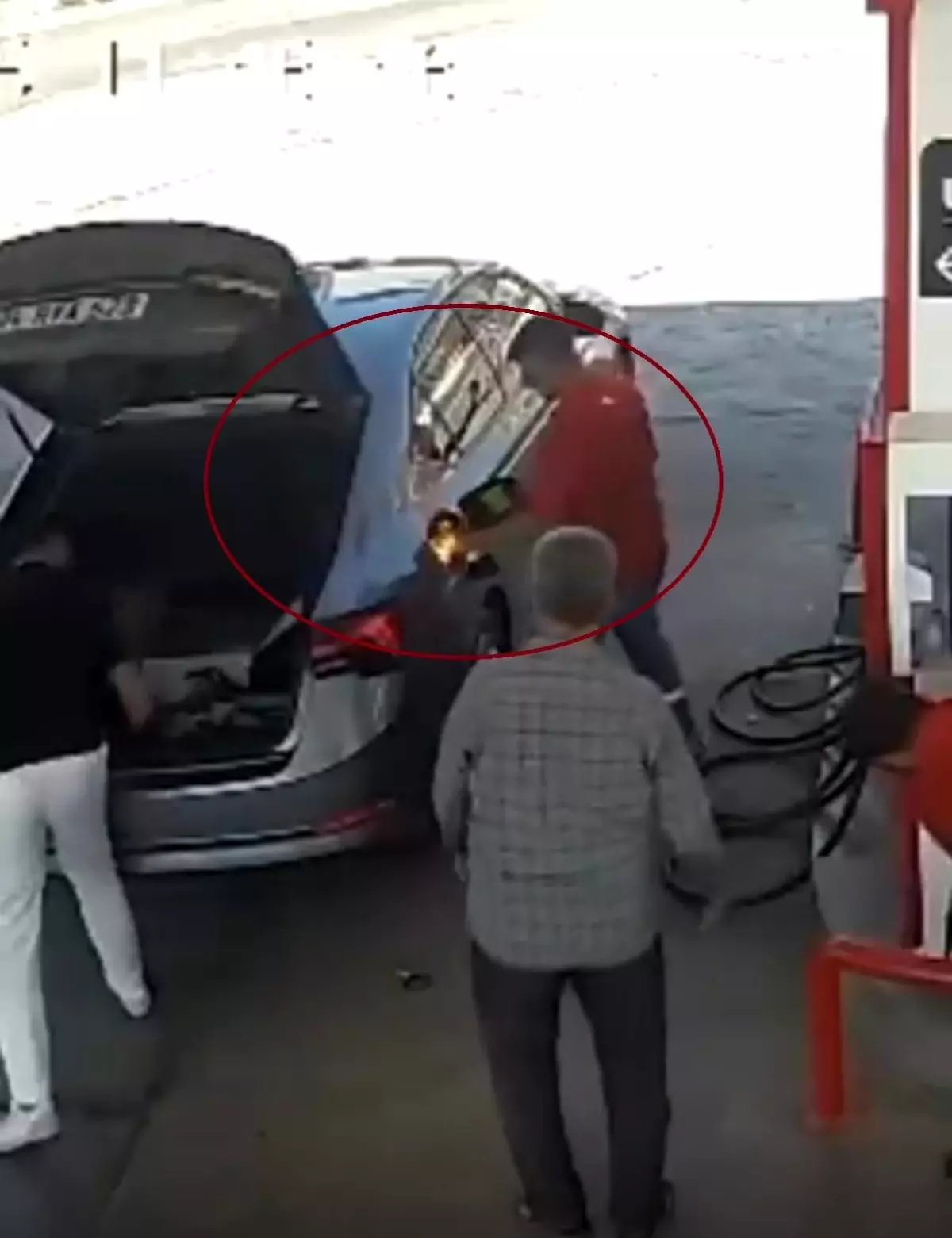 Diyarbakır\'da Akaryakıt İstasyonunda Yangın