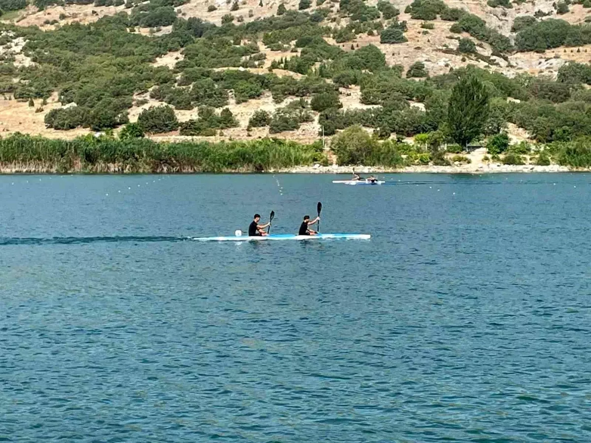 Eskişehir\'de Durgunsu Kano Şampiyonası Başladı