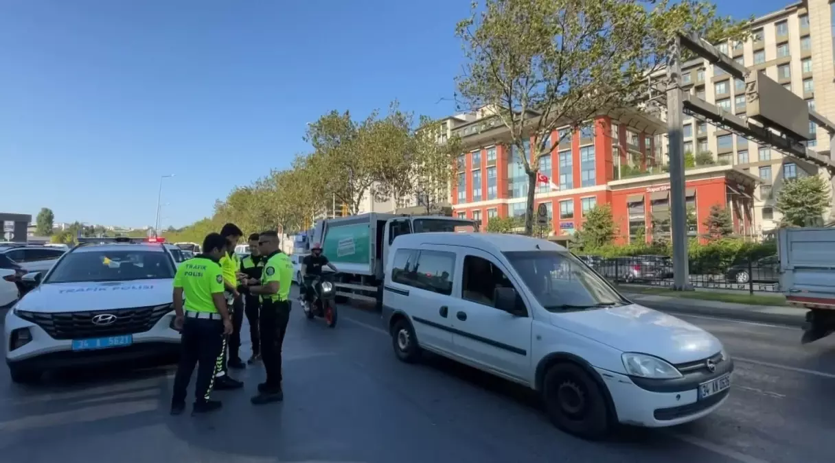Beyoğlu\'nda Zincirleme Kaza: 8 Yaralı