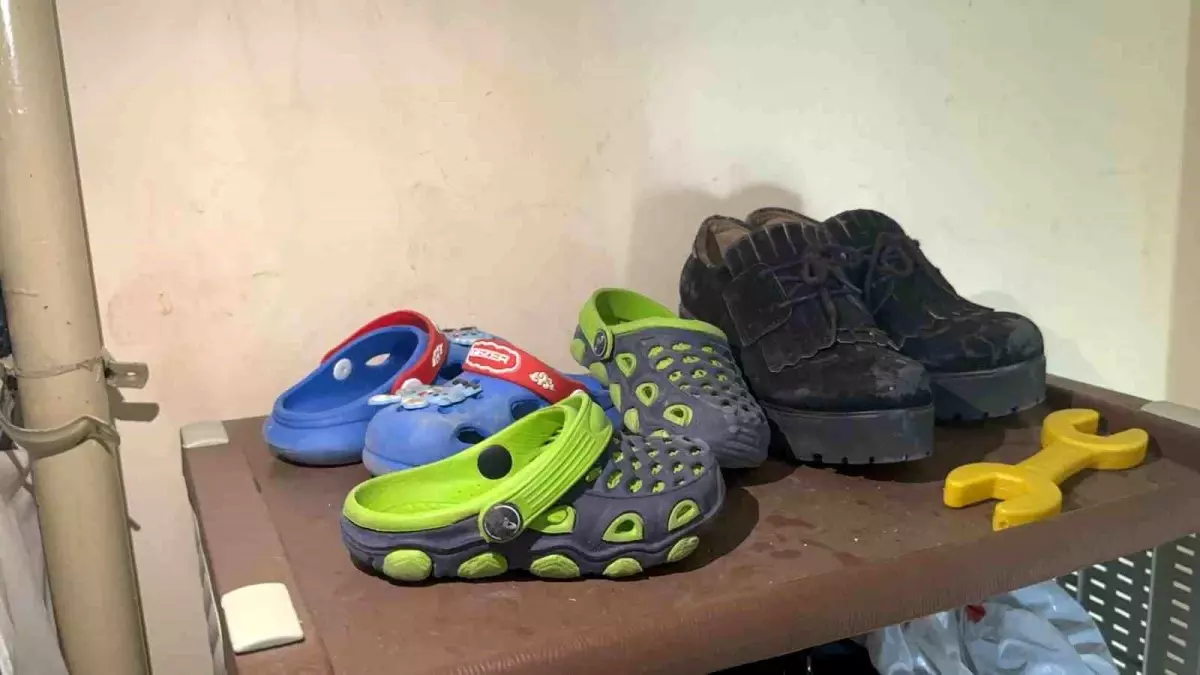 4 yaşındaki oğlunu yastıkla boğarak öldürdü, cesediyle 8 saat aynı evde kaldı