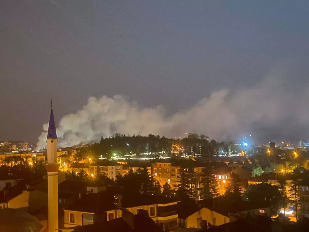 Tavşanlı\'da Kuaförde Yangın: Dükkan Kullanılamaz Hale Geldi