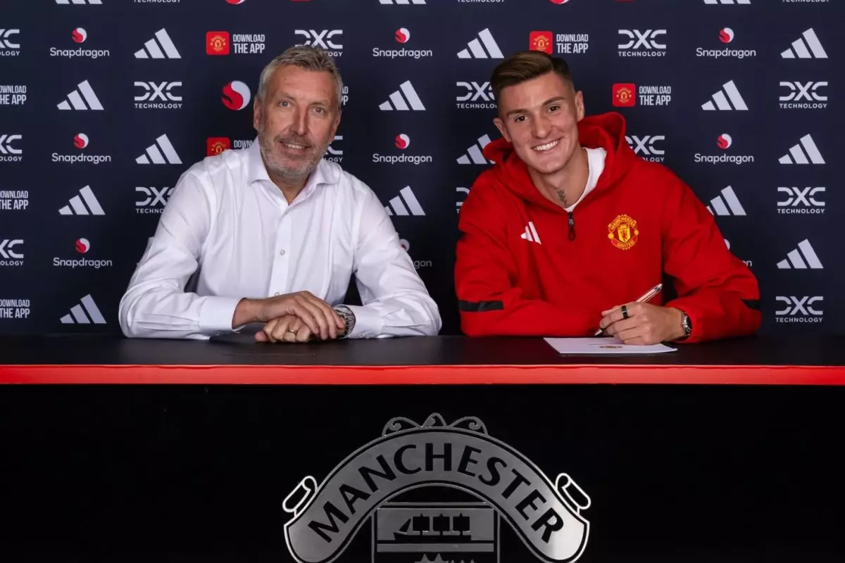 Osimhen\'e 75 milyon euro vermeyen Manchester United, Sesko için servet ödedi