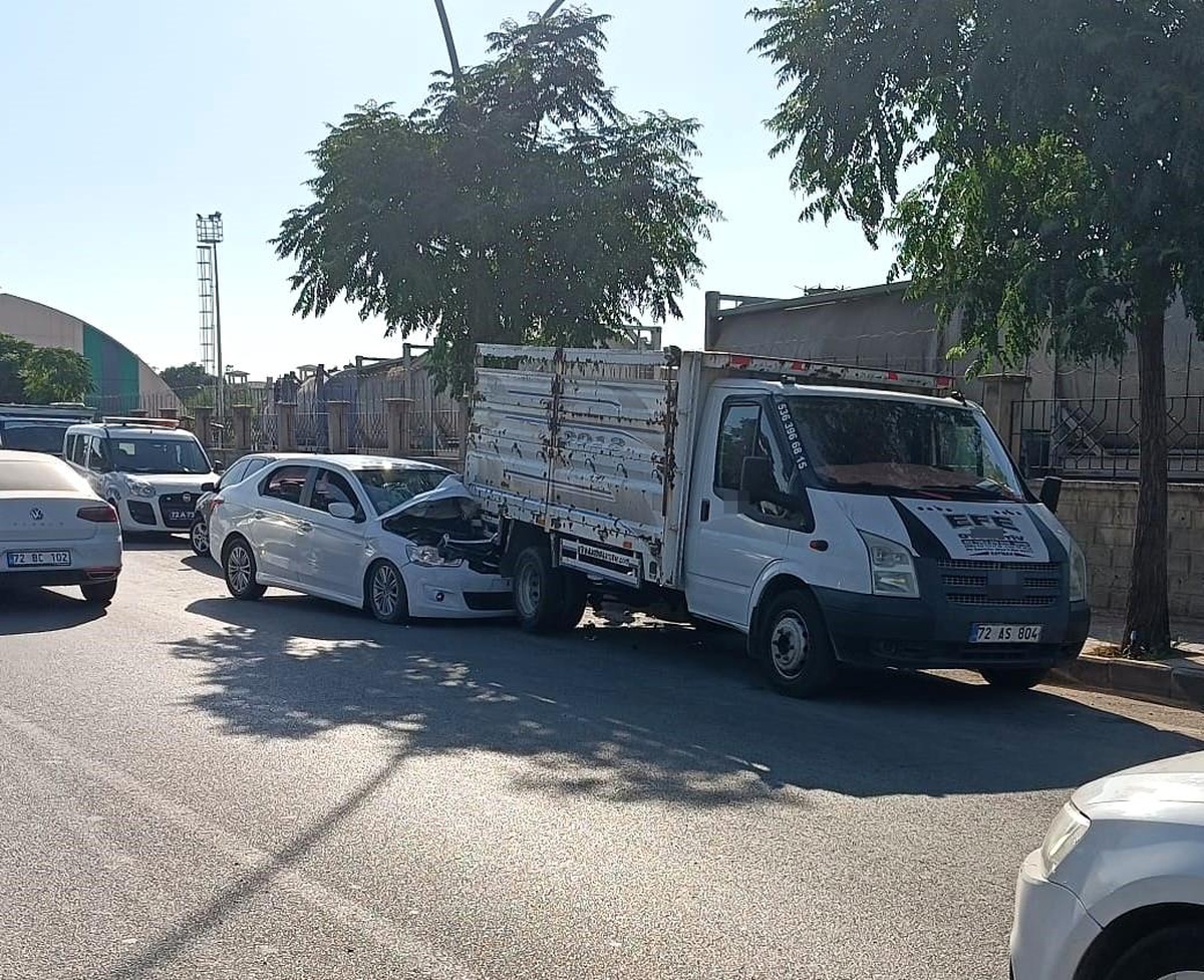 Batman\'da Trafik Kazası: 1 Yaralı