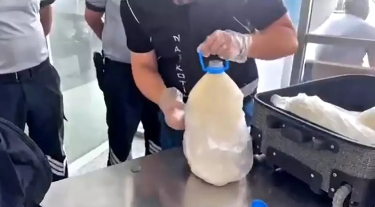 Yüksekova\'da 12,8 kg Metamfetamin Ele Geçirildi