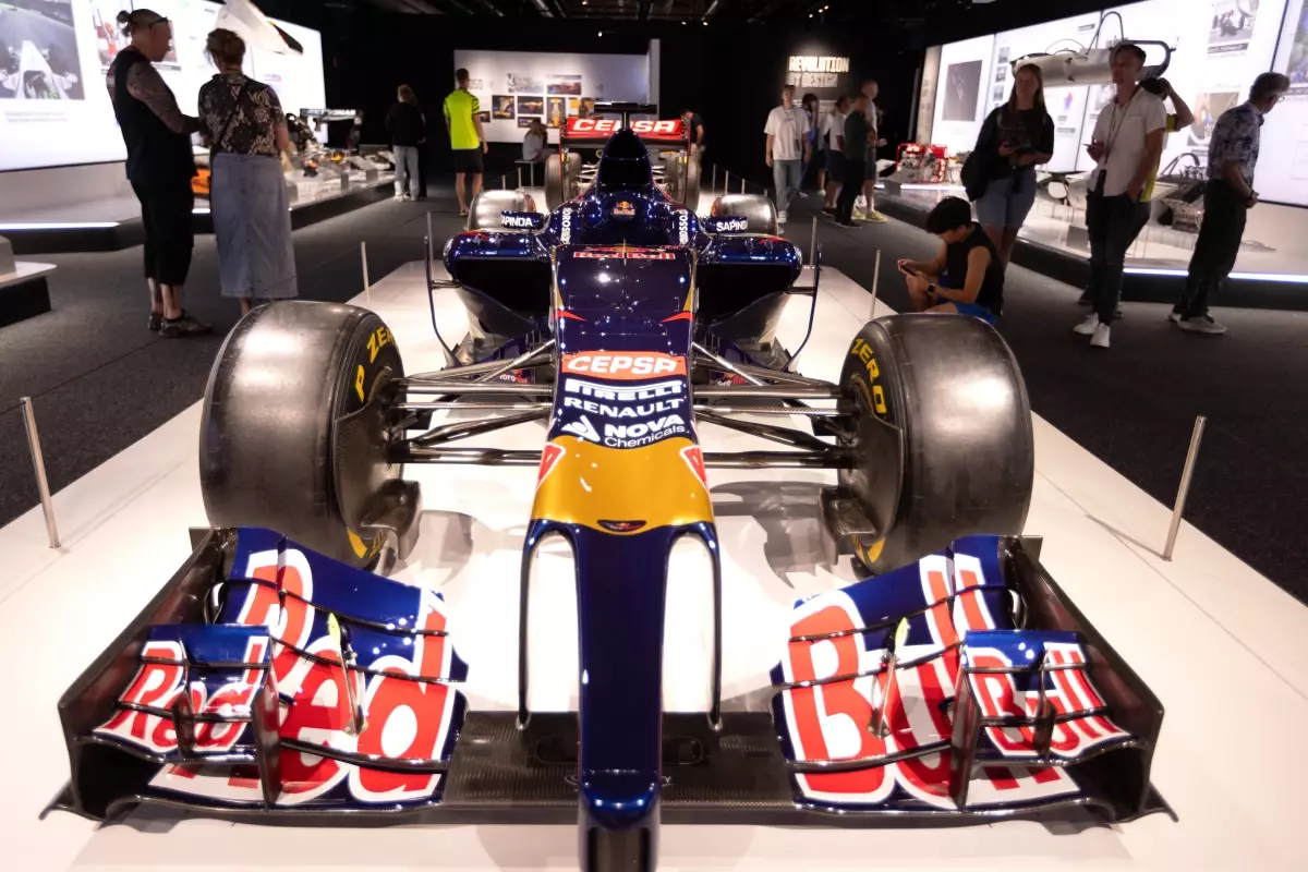 Amsterdam\'daki Formula 1 Sergisi Uzatıldı