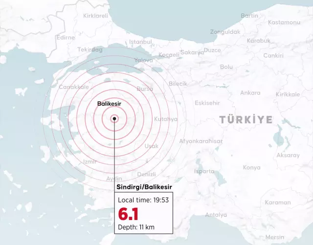 Balıkesir'de 6.1 büyüklüğünde deprem! İstanbul dahil birçok ilde hissedildi