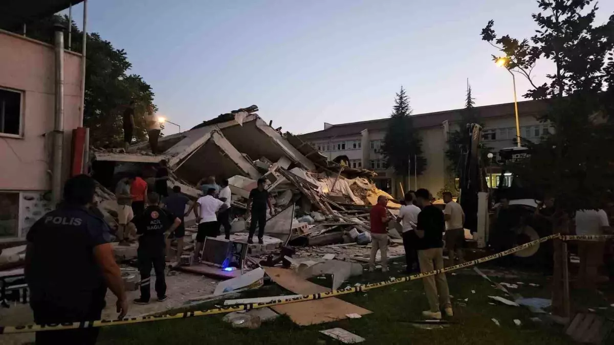 Balıkesir\'de 6.1 Büyüklüğünde Deprem