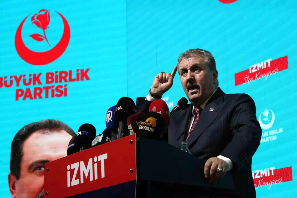 Destici\'den İslam Ülkelerine Birleşme Çağrısı