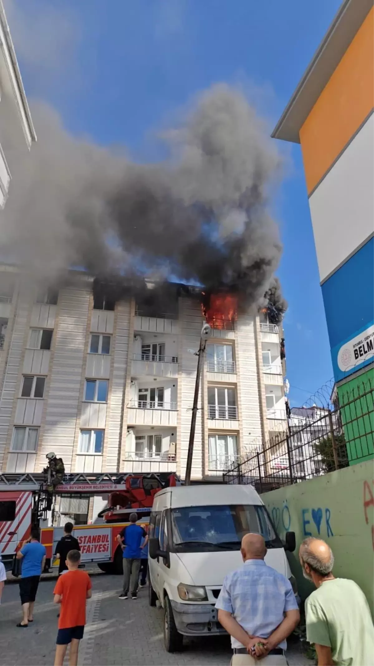 Esenyurt\'ta Yangın Paniği
