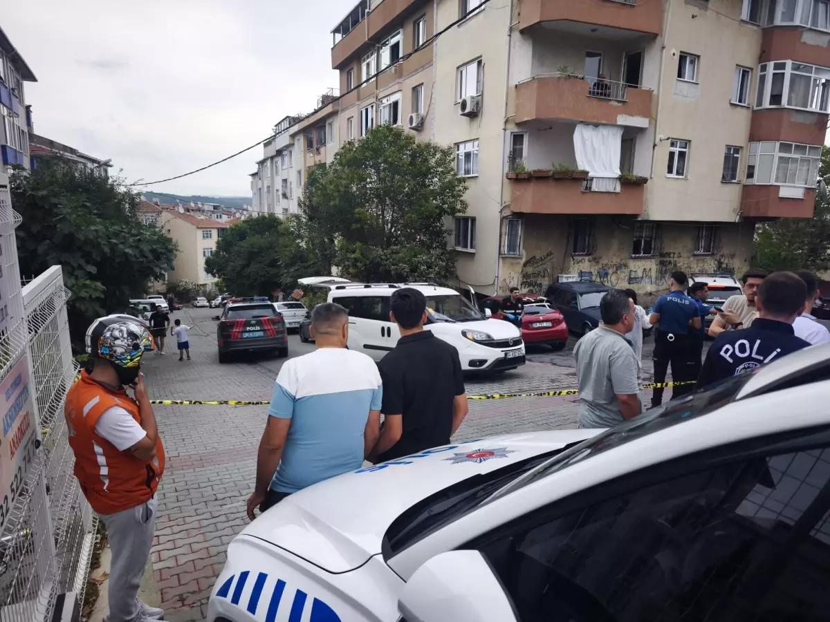 Silahı arkasına saklayarak geldi, araca binerken kurşun yağdırdı