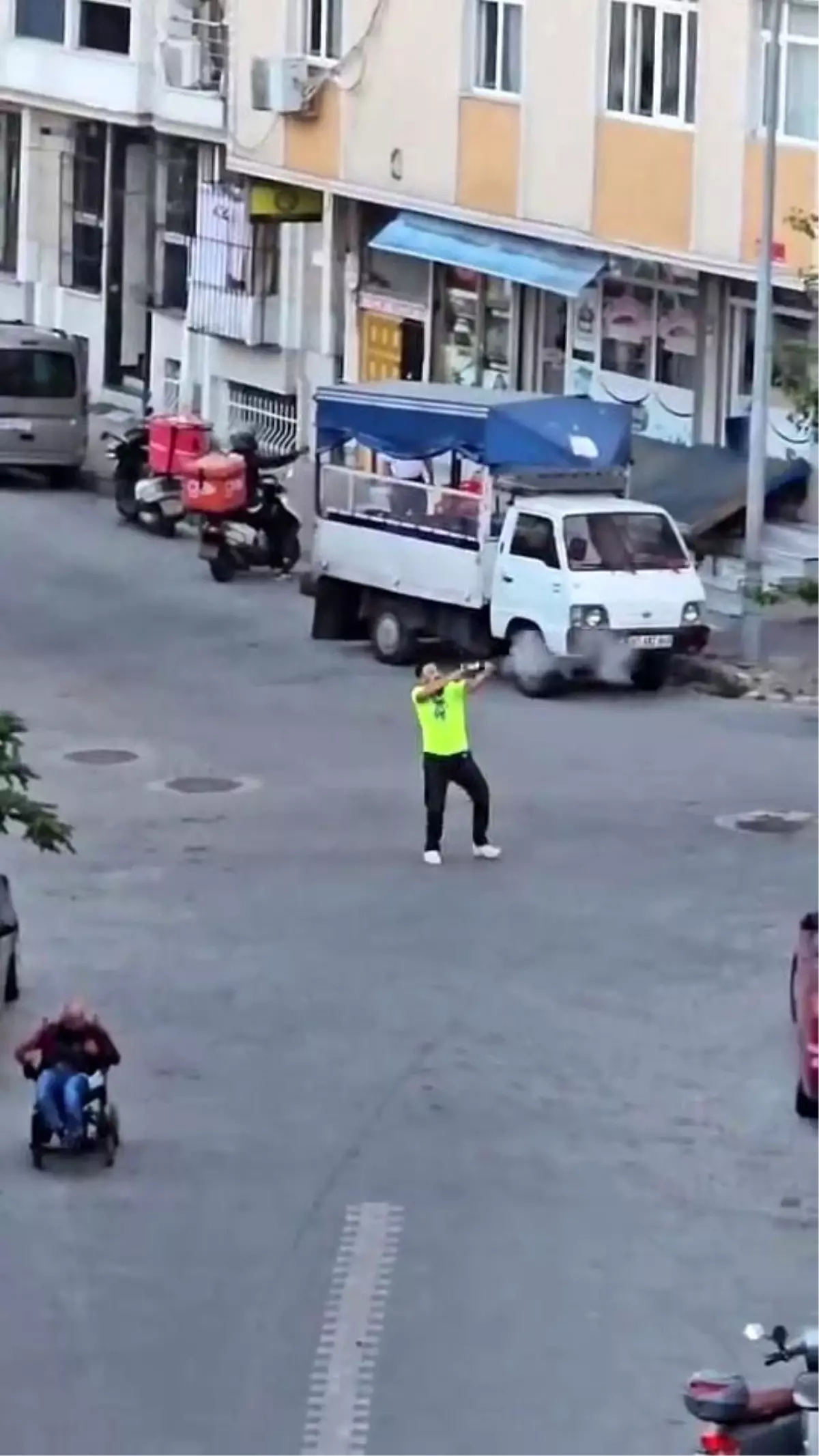 Esenyurt\'ta Pompalı Tüfekle Ateş Açıldı