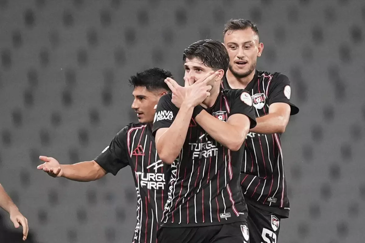 Müthiş geri dönüş! Vanspor 2-0\'lık skordan geri dönerek kazandı