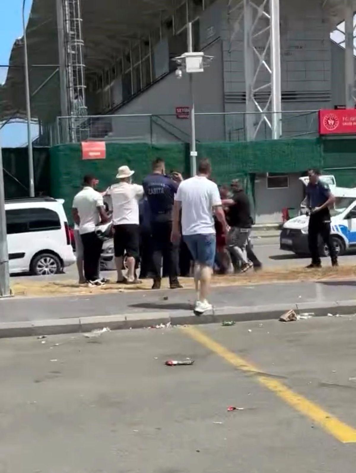 Trabzon\'da Autofest Festivalinde Polis ve Zabıta Arasında Arbede