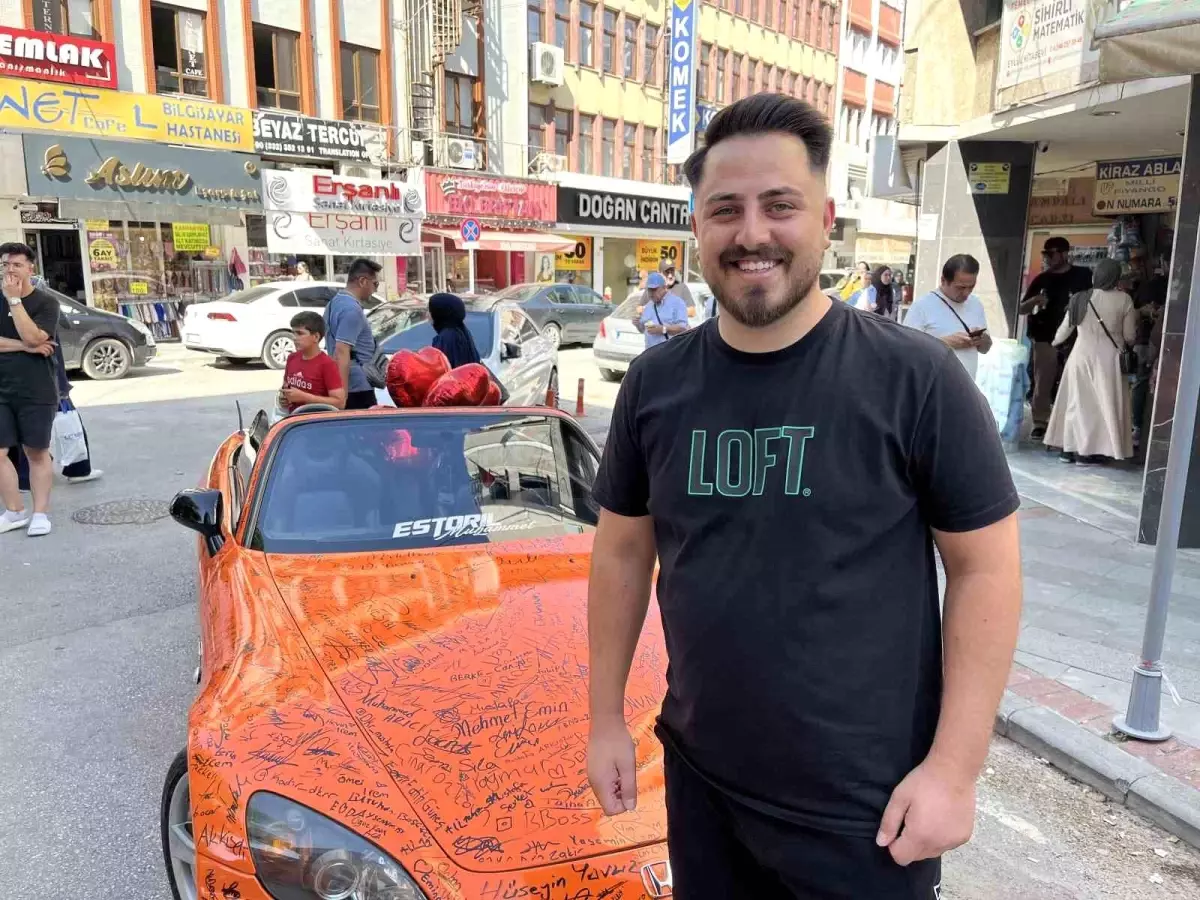 Konya\'da İmza Olayı: Otomobil İlgiyi Üzerine Çekiyor
