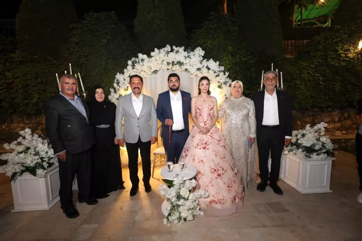 Hatay\'da Nişan Töreni