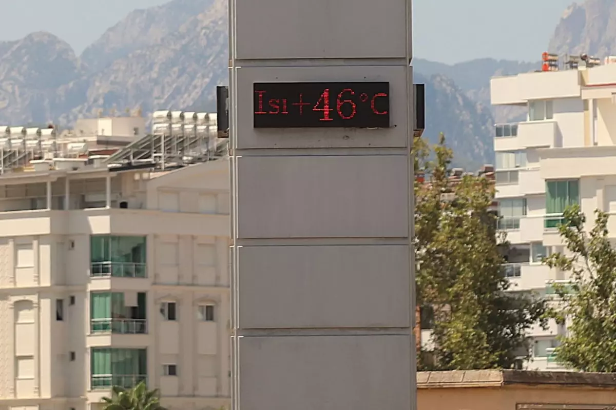 Türkiye\'nin en sıcak ili! Termometreler 46,6\'yı gösterdi