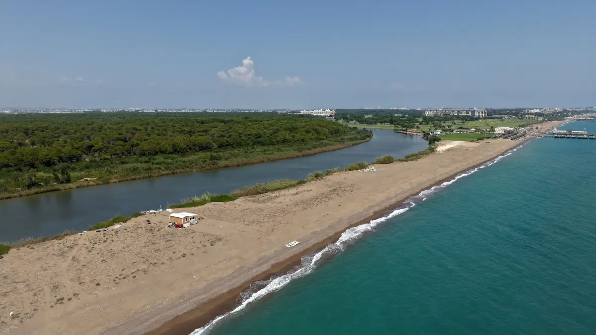 Antalya\'da Kaçak Konteyner Yapı Tespit Edildi