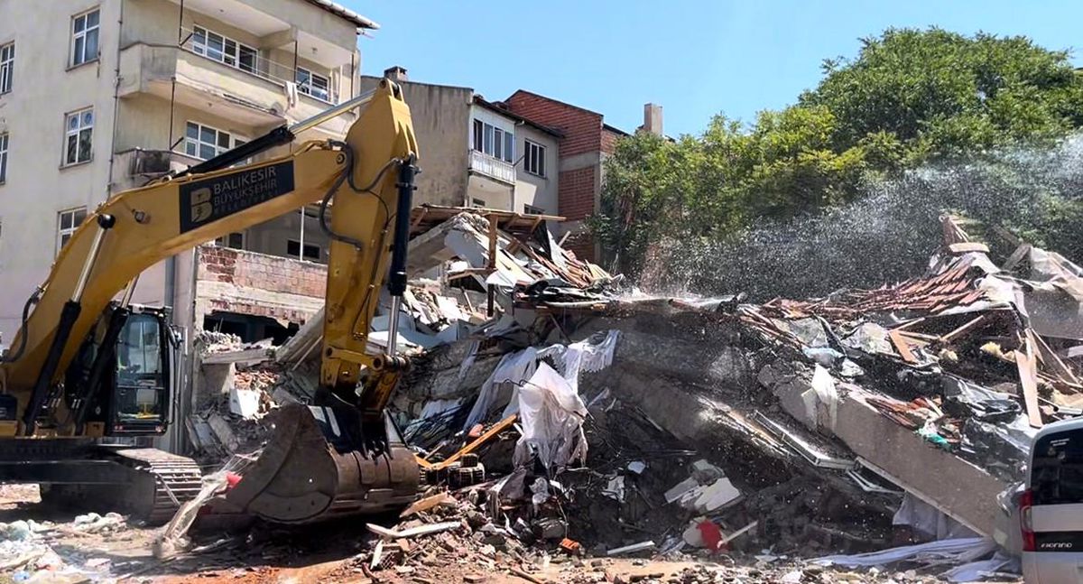 Sındırgı\'da 6.1 Büyüklüğünde Deprem
