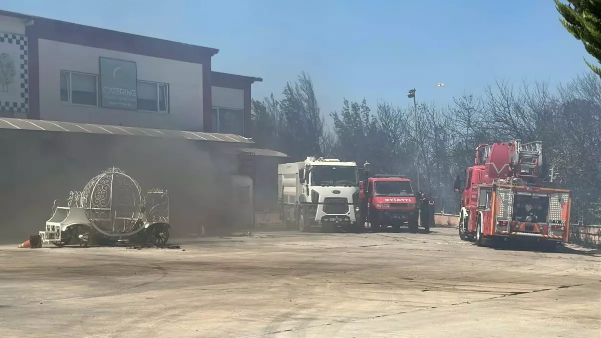 Çanakkale\'de Yangın: 3 Nokta Tahliye Edildi