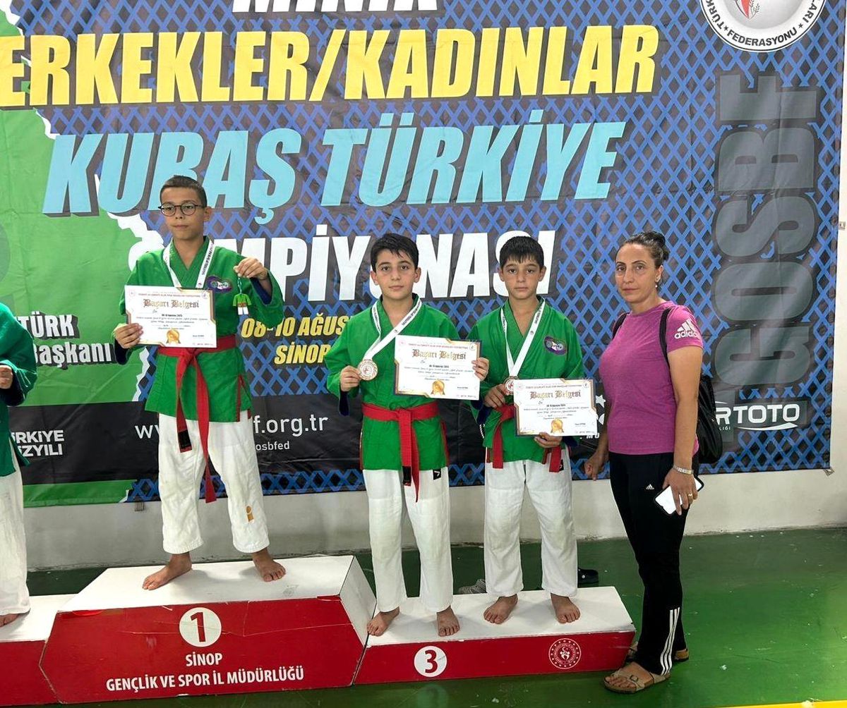Elazığlı Umuthan, Türkiye Kuraş Üçüncüsü