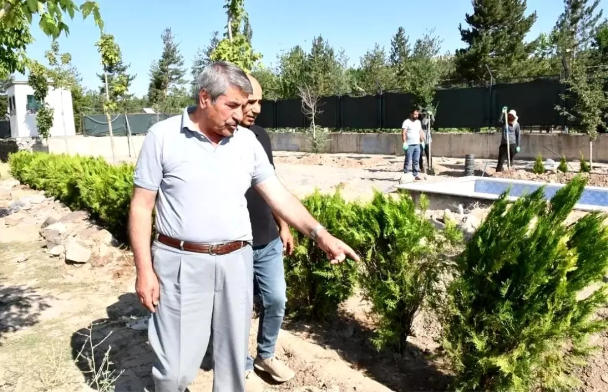 Patnos\'ta Çevre Düzenleme Çalışmaları Devam Ediyor