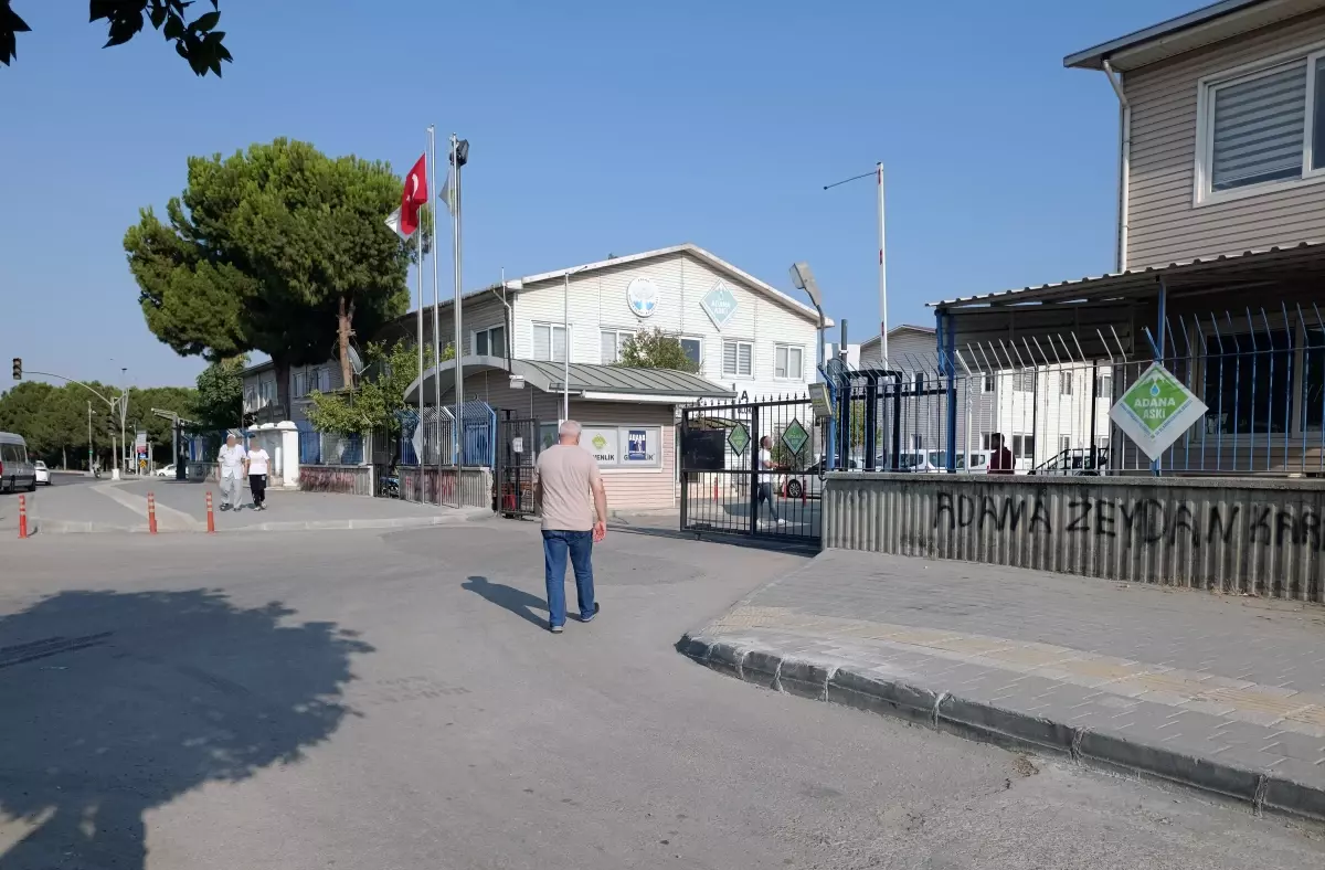 Adana\'da Kavga: Amir İşçiyi Vurdu