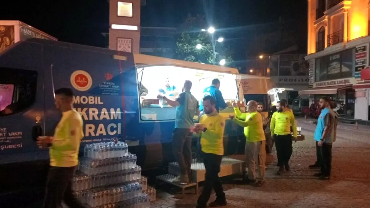 Sındırgı\'daki Depremde TDV Ekipleri Destek İçin Bölgeye Ulaştı