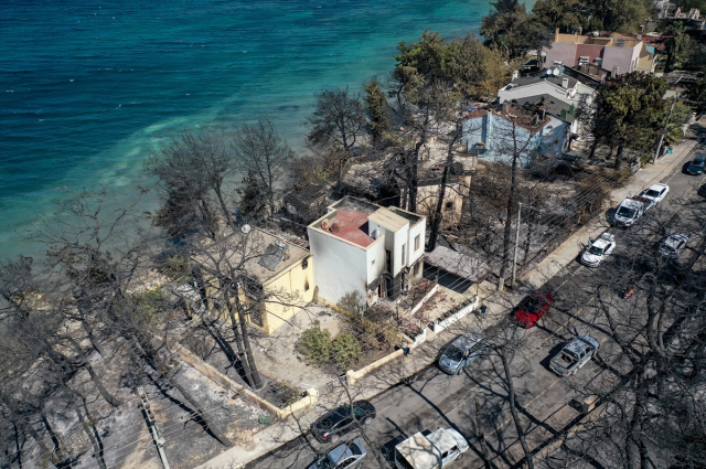 Çanakkale Merkez'de dün başlayan orman yangını büyük ölçüde kontrol altına alındı