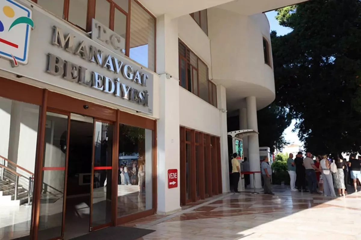 CHP\'li Manavgat Belediye Başkan Yardımcısı Gülsüm Özer istifa etti