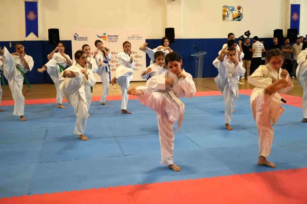 Esenler Belediyesi Yaz Spor Okulları Kapanış Programı Düzenledi