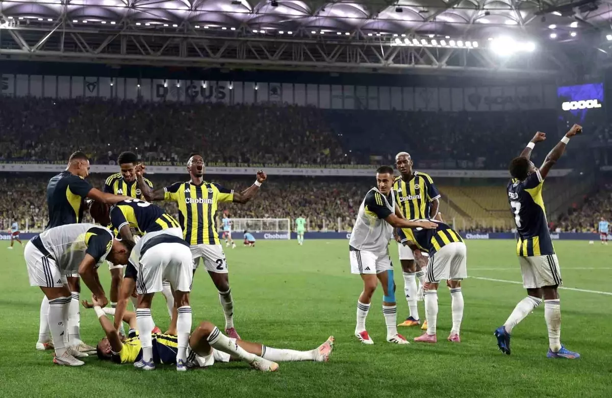 Fenerbahçe, Feyenoord\'u 5-2 Yenerek Turu Geçti