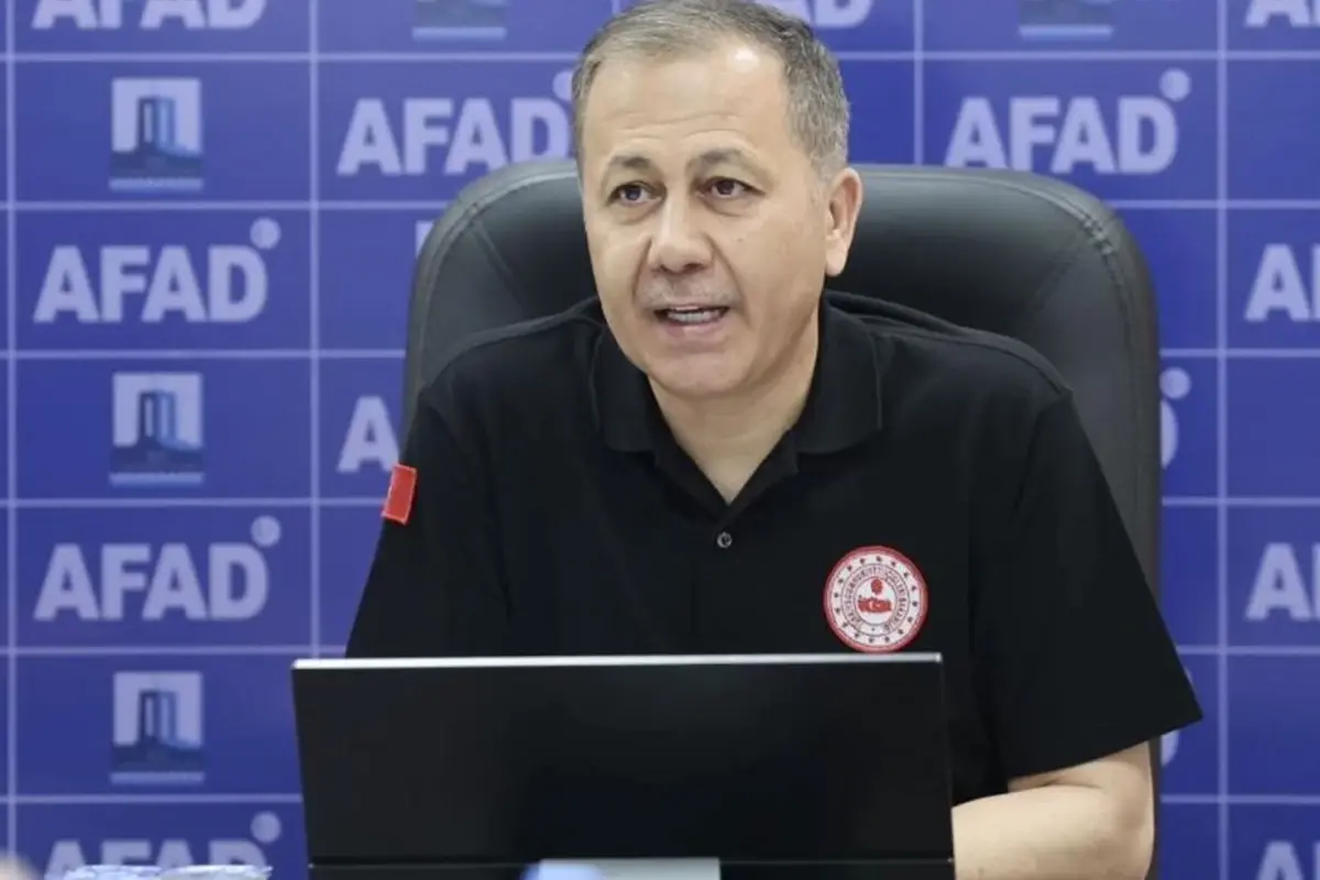 İçişleri Bakanı Yerlikaya: Çanakkale\'deki yangınlar tamamen kontrol altında