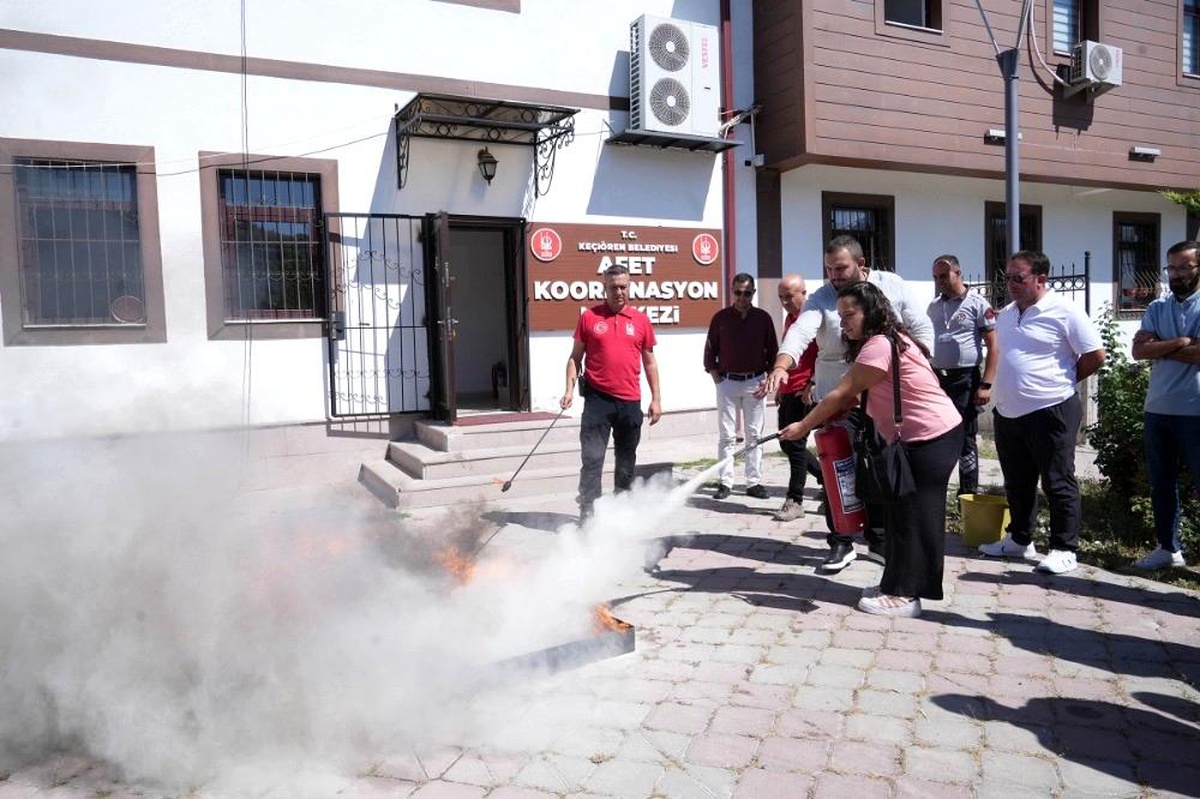 Keçiören Belediyesi\'nden Personele Afet ve Yangın Eğitimi