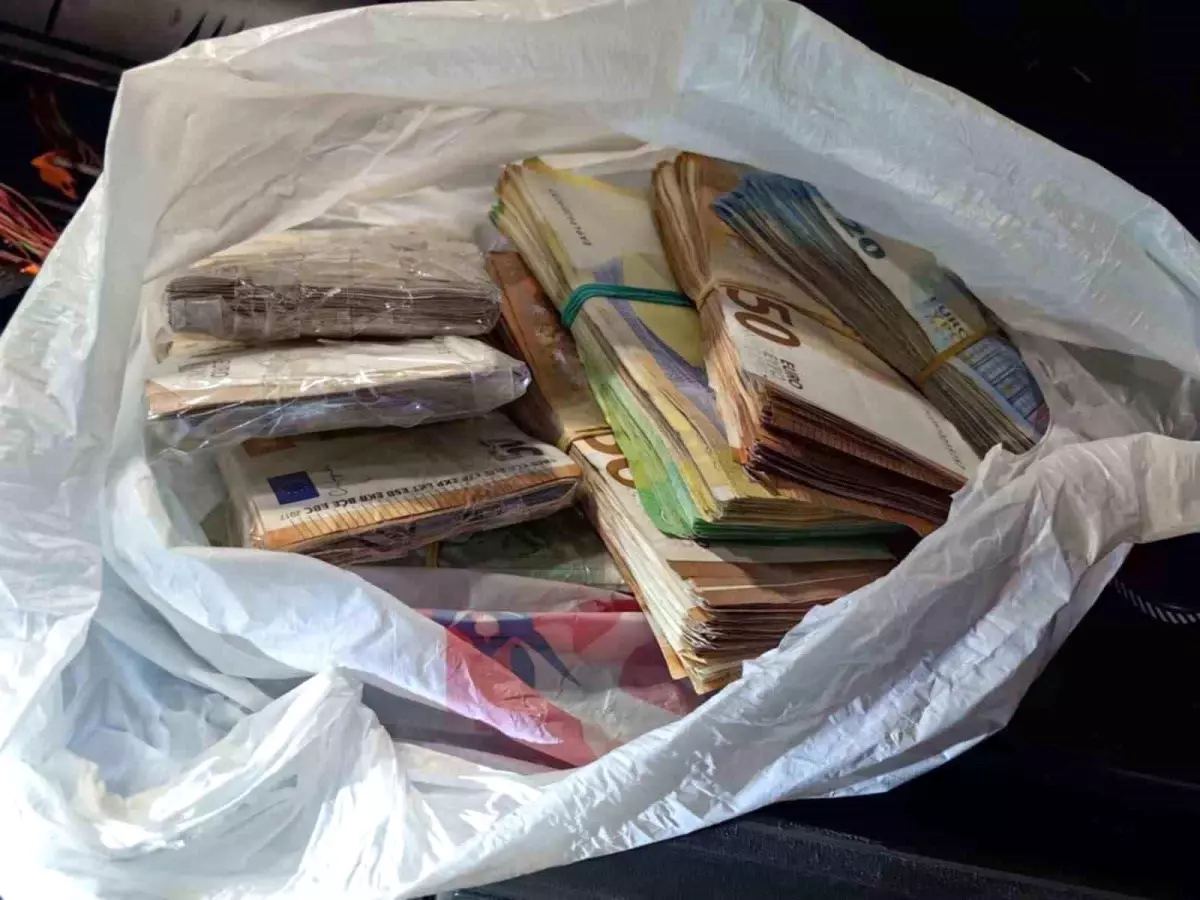 Kargo Kamyonunda 55 Bin Euro Ele Geçirildi