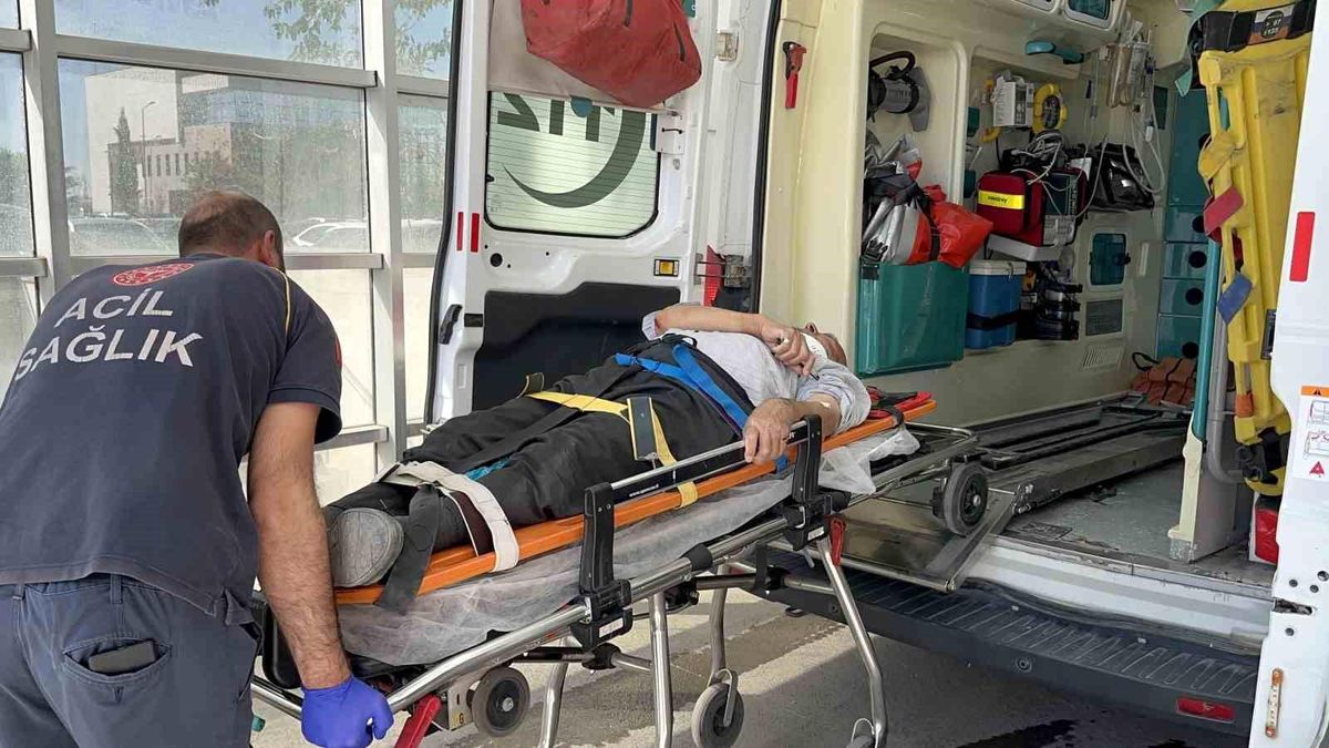 Adıyaman\'da Minibüs Yaya Çarptı