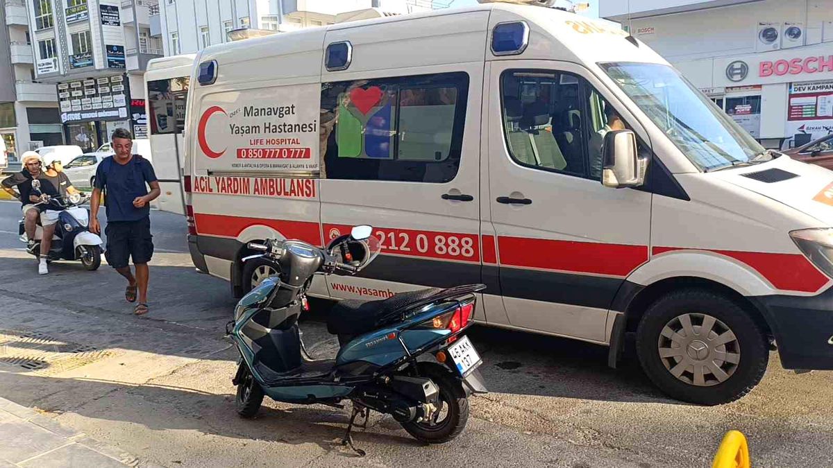 Manavgat\'ta Motorlu Bisiklet Kazası