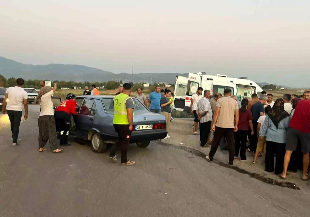 Osmaniye\'de Motosiklet ve Otomobil Çarpıştı