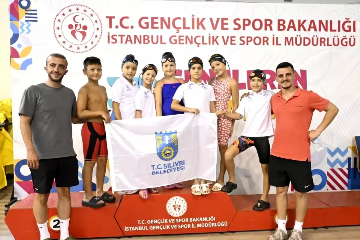 Silivri Yüzme Takımı, 20 Madalya ile Büyük Başarı Elde Etti