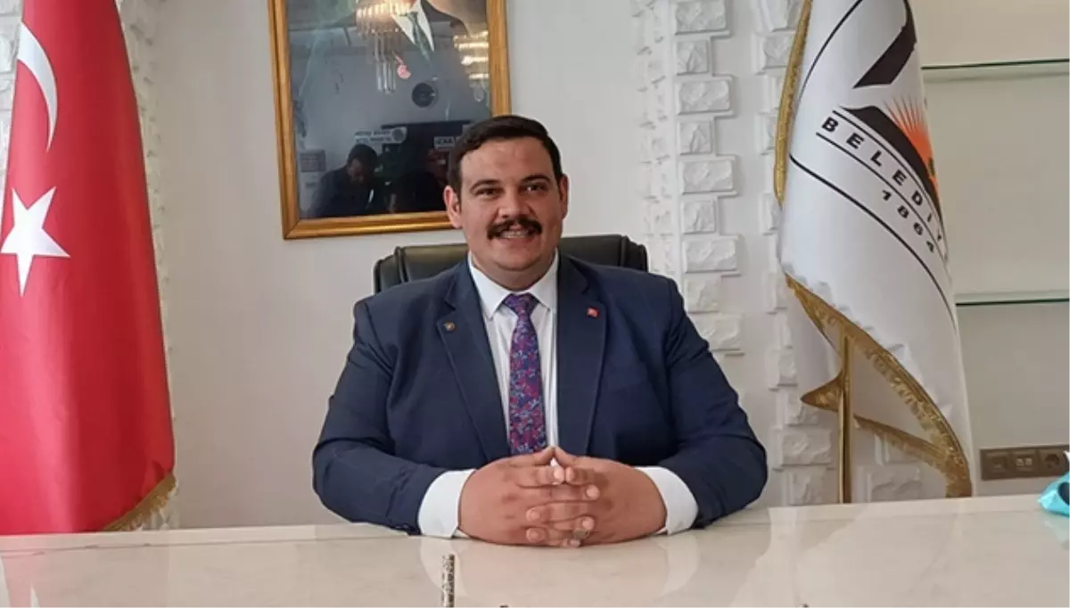 AK Parti\'ye geçeceği konuşulan belediye başkanından "Cumhurbaşkanı Erdoğan" paylaşımı