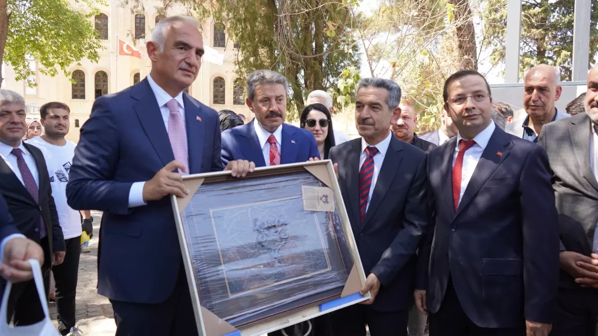 Kültür ve Turizm Bakanı Cudi Dağı\'nda İncelemelerde Bulundu