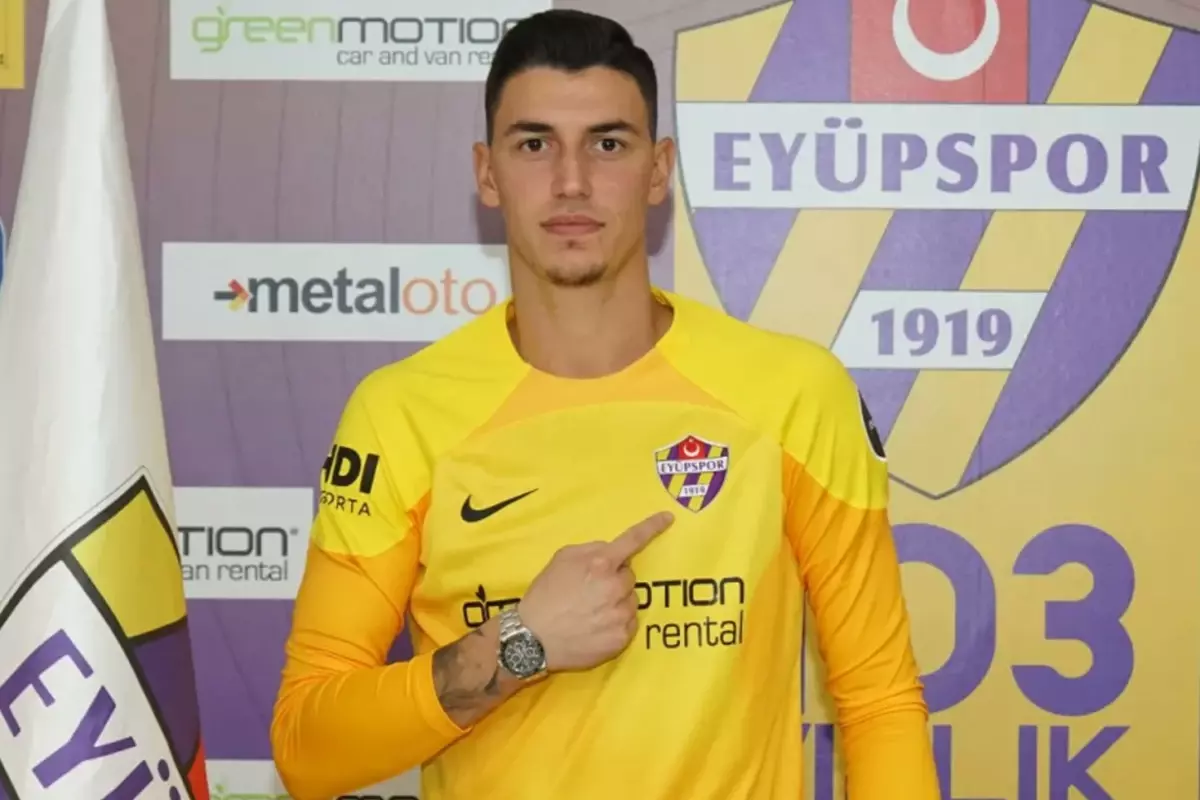 Berke Özer\'in yeni adresi belli oldu! Dikkat çeken Fenerbahçe detayı