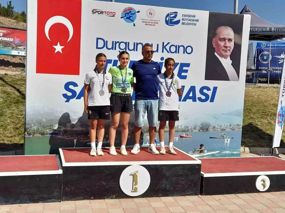 Bursa Büyükşehir Belediyespor\'a Kano Şampiyonasında 12 Madalya