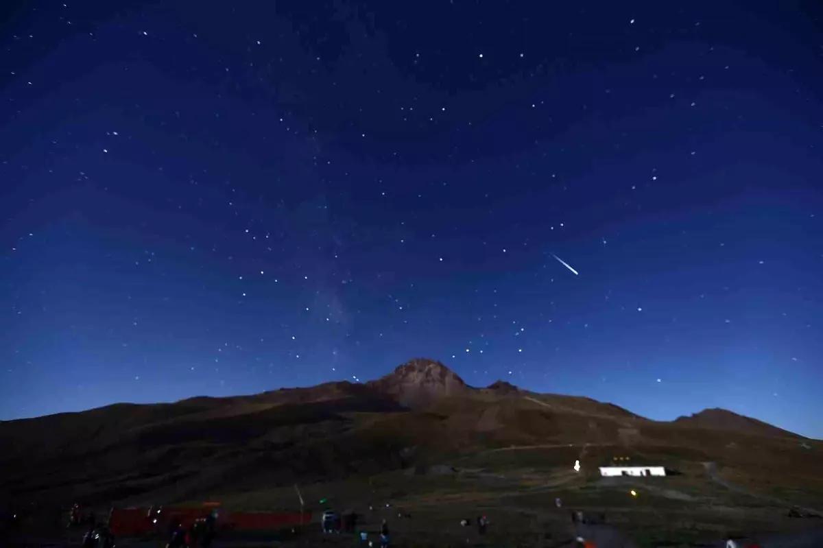 Kayseri\'de Perseid Meteor Yağmuru Gözlem Şöleni Yoğun İlgi Gördü